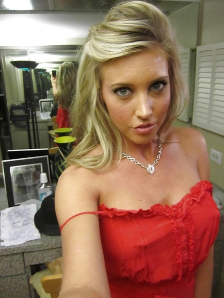 Samantha Saint star pornographic image