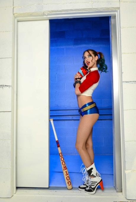 Harley Quinn model photos