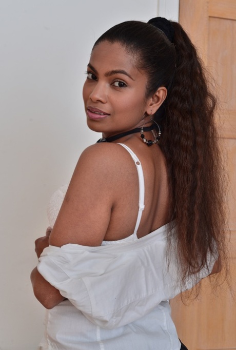 Alishaa Mae star free pics